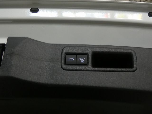 TOYOTA HARRIER 4WD 2020