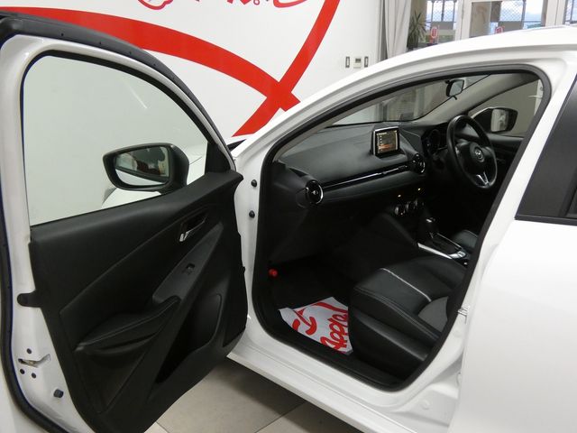 MAZDA DEMIO 4WD 2016