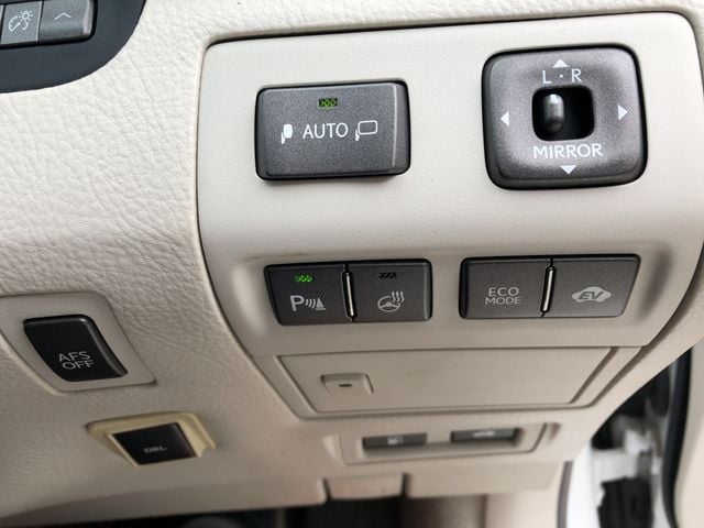 TOYOTA LEXUS LS600h 2011