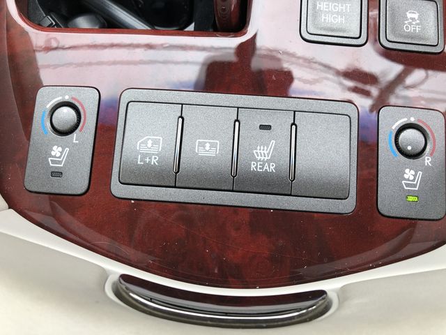 TOYOTA LEXUS LS600h 2011