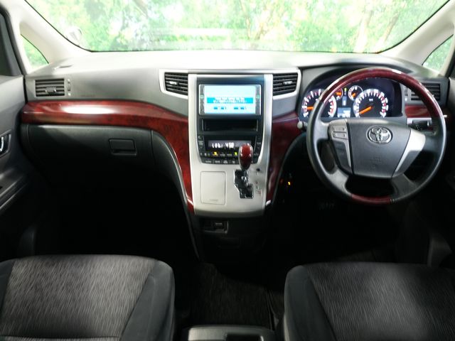 TOYOTA ALPHARD 2008