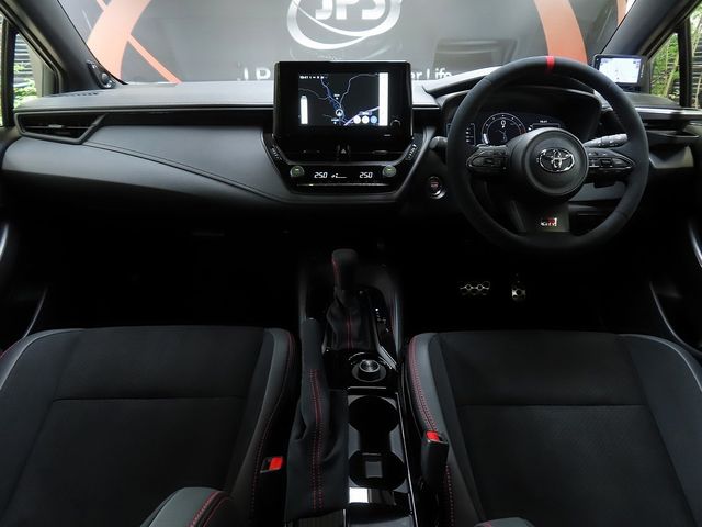 TOYOTA GR COROLLA 2025