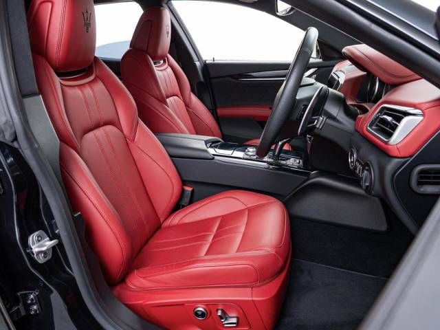 MASERATI MASERATI GHIBLI Sedan 2023