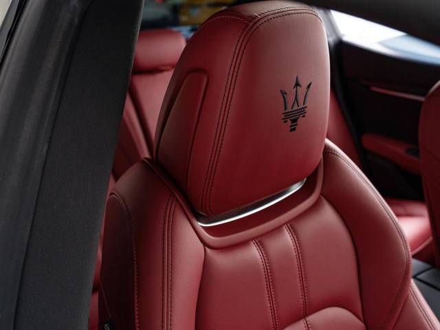 MASERATI MASERATI GHIBLI Sedan 2023