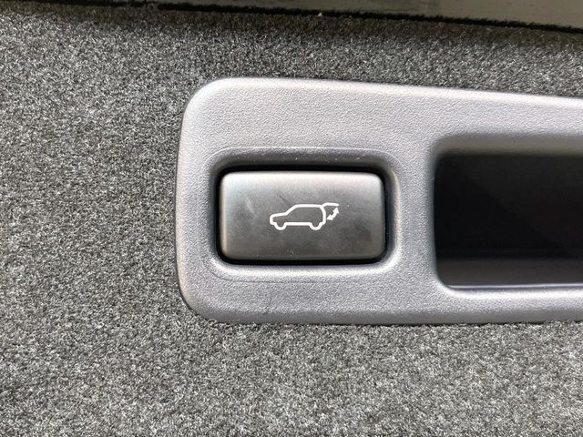 TOYOTA HARRIER 2WD 2016