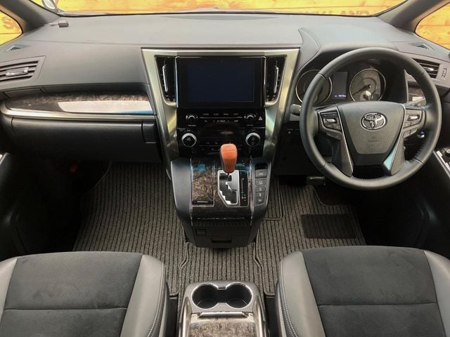 TOYOTA ALPHARD 4WD 2022