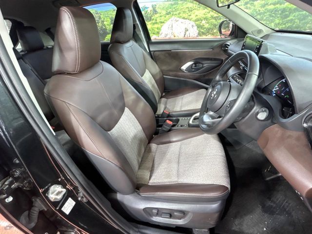 TOYOTA YARIS CROSS HYBRID 2023