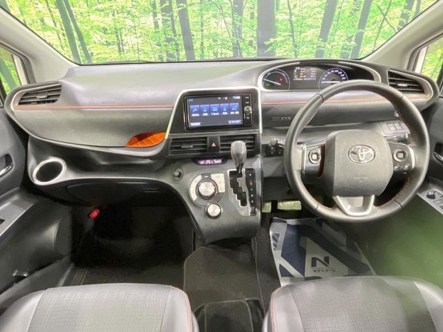 TOYOTA SIENTA HYBRID 2018