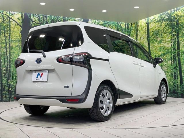 TOYOTA SIENTA HYBRID 2018