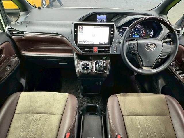 TOYOTA ESQUIRE HYBRID 2017