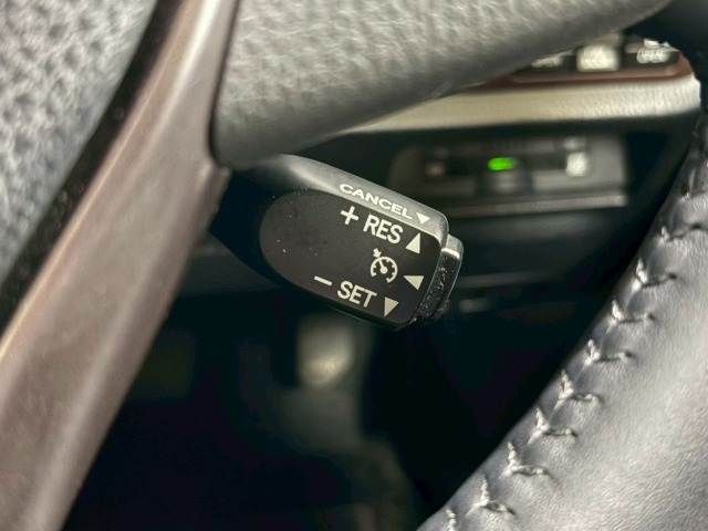 TOYOTA ESQUIRE HYBRID 2017