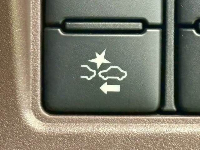 TOYOTA ESQUIRE HYBRID 2017