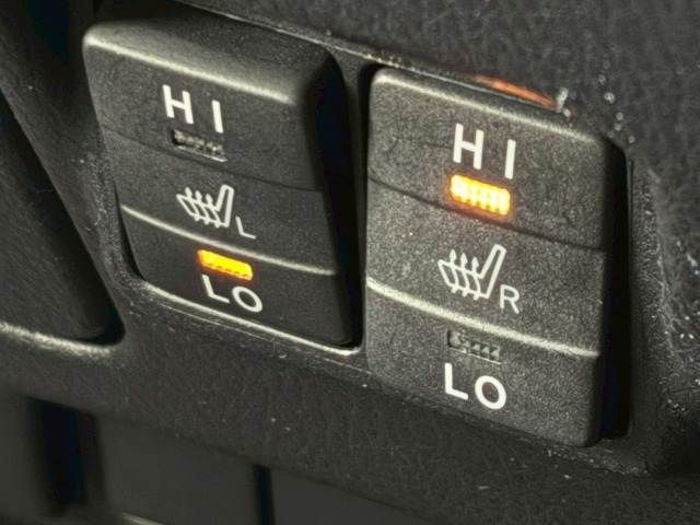 TOYOTA ESQUIRE HYBRID 2017