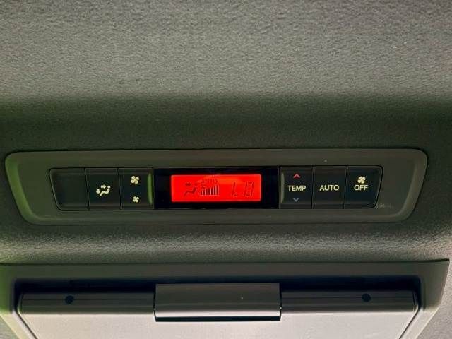 TOYOTA ESQUIRE HYBRID 2017