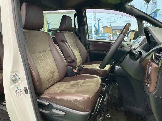 TOYOTA ESQUIRE HYBRID 2017