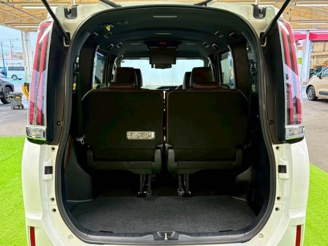 TOYOTA ESQUIRE HYBRID 2017