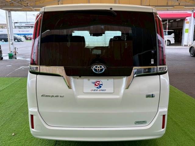 TOYOTA ESQUIRE HYBRID 2017