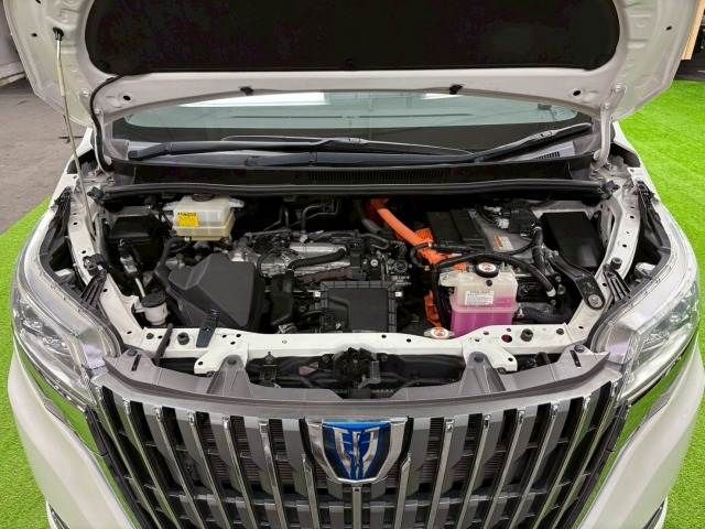 TOYOTA ESQUIRE HYBRID 2017