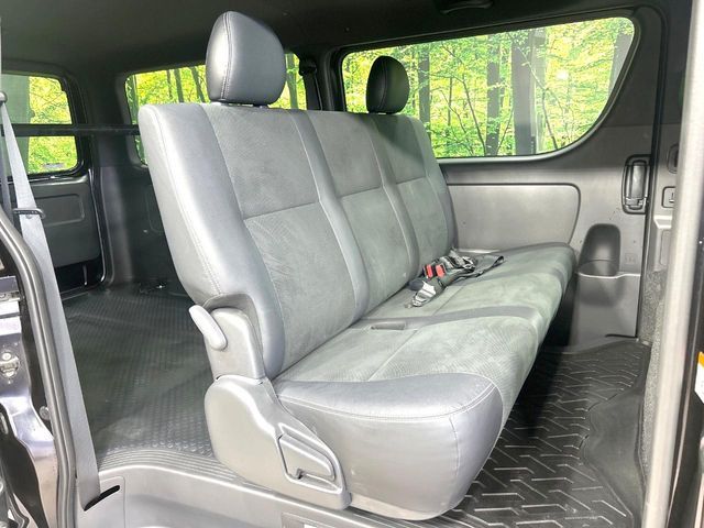 TOYOTA HIACE van 4WD 2025