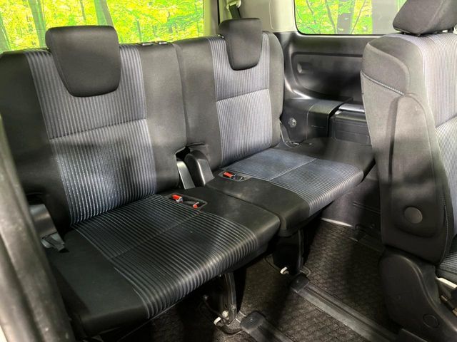 TOYOTA VOXY 4WD 2014