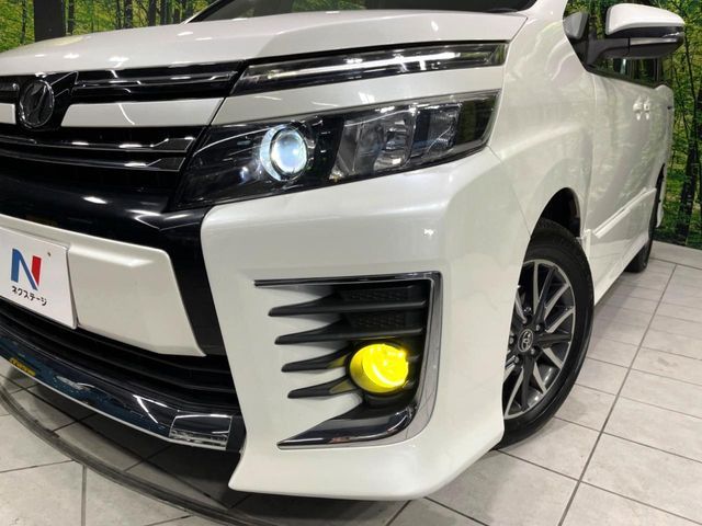 TOYOTA VOXY 4WD 2014