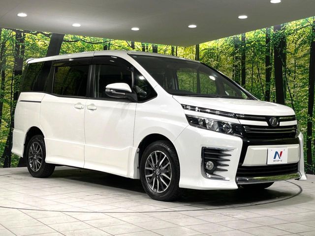 TOYOTA VOXY 4WD 2014