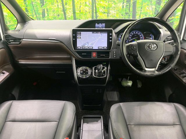 TOYOTA ESQUIRE HYBRID 2016