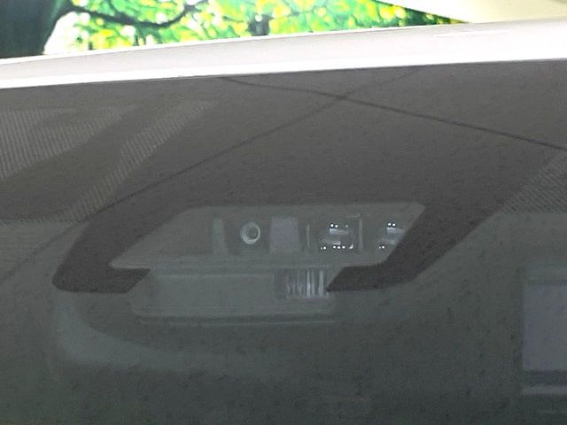 TOYOTA ESQUIRE HYBRID 2016