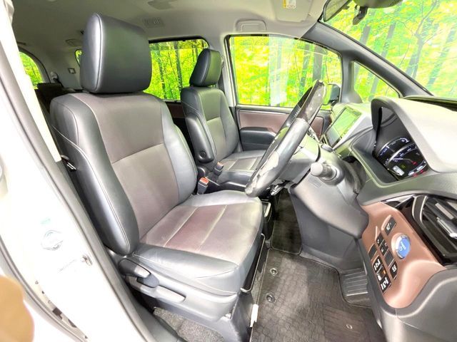 TOYOTA ESQUIRE HYBRID 2016