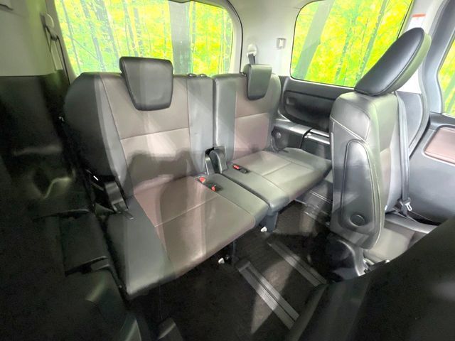 TOYOTA ESQUIRE HYBRID 2016