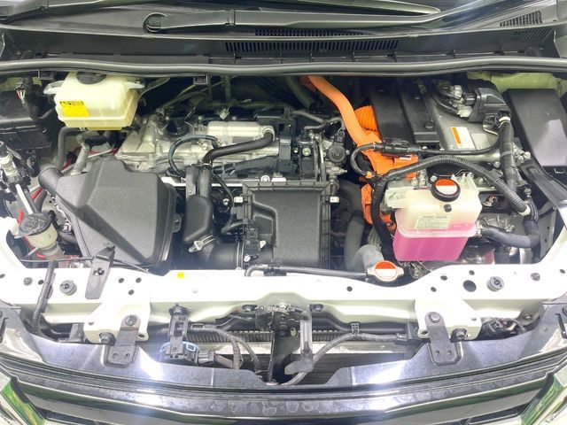 TOYOTA ESQUIRE HYBRID 2016