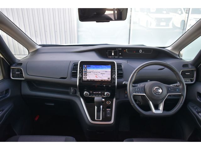 NISSAN SERENA  S-HYBRID 2017