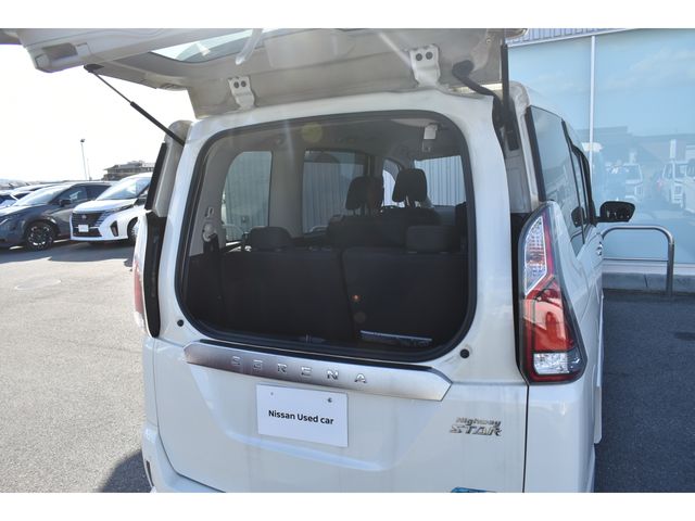 NISSAN SERENA  S-HYBRID 2017