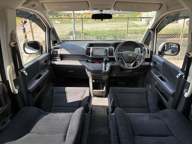 HONDA STEPWAGON 2012