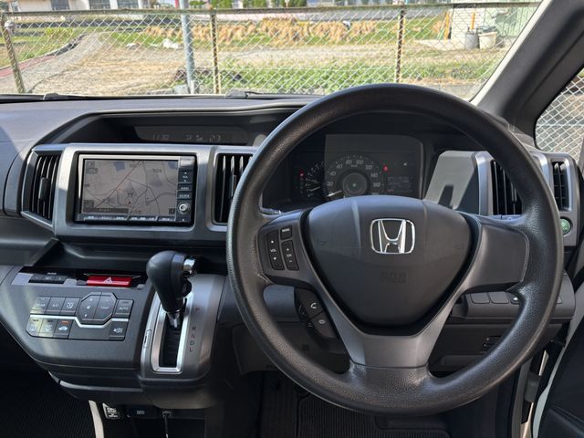 HONDA STEPWAGON 2012