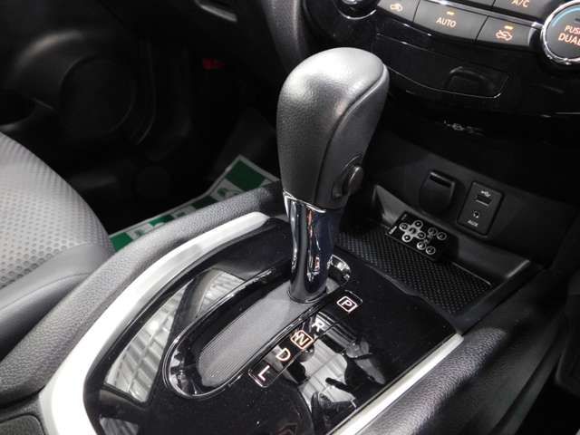 NISSAN X-TRAIL 4WD 2014