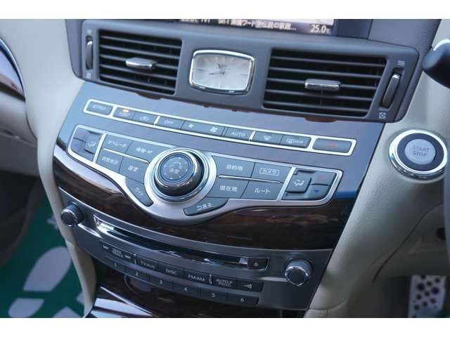 NISSAN FUGA HYBRID 2013