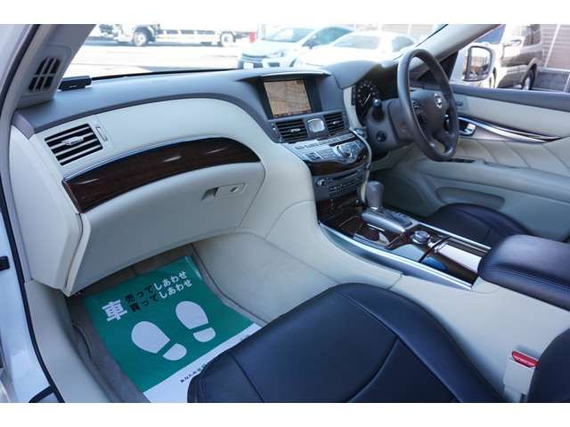 NISSAN FUGA HYBRID 2013