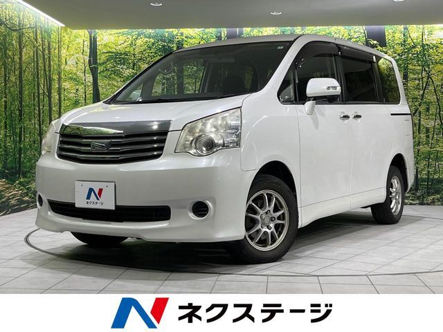 TOYOTA NOAH 4WD 2012