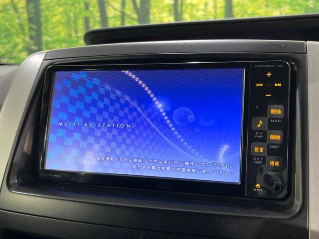 TOYOTA NOAH 4WD 2012