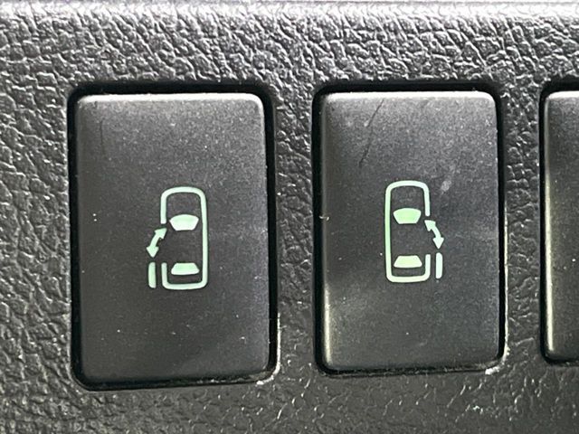 TOYOTA NOAH 4WD 2012