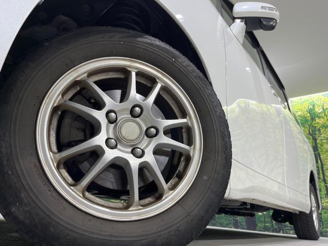 TOYOTA NOAH 4WD 2012