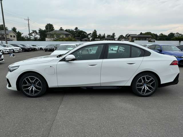 BMW BMW i5 2024