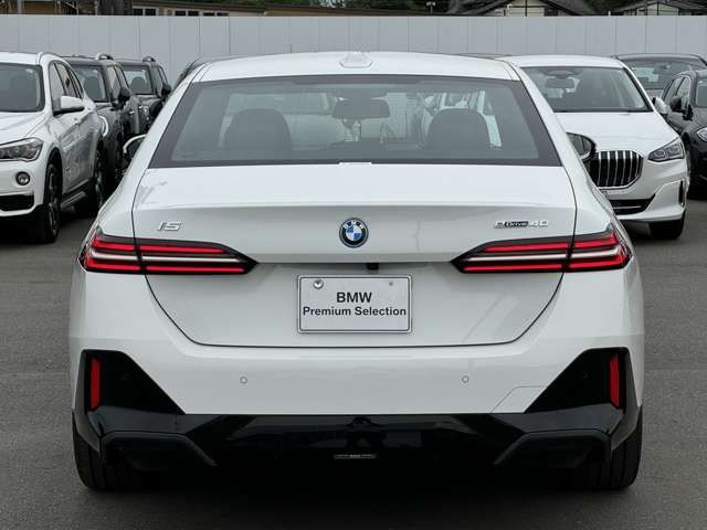 BMW BMW i5 2024