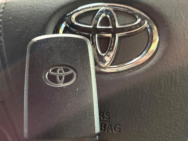 TOYOTA HARRIER 2WD 2015