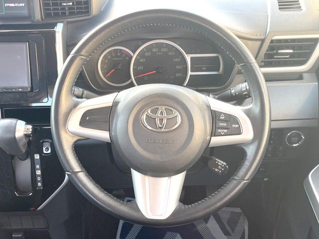 TOYOTA ROOMY 2019