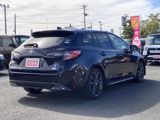 TOYOTA COROLLA TOURING HYBRID 4WD 2021