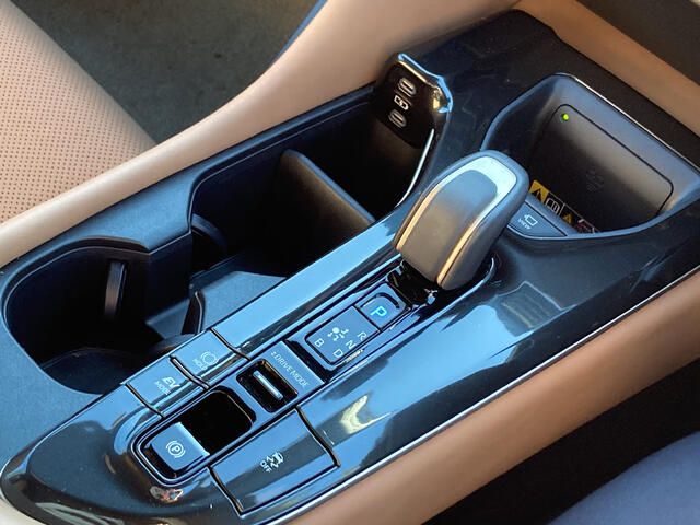 TOYOTA CROWN SPORT 2024