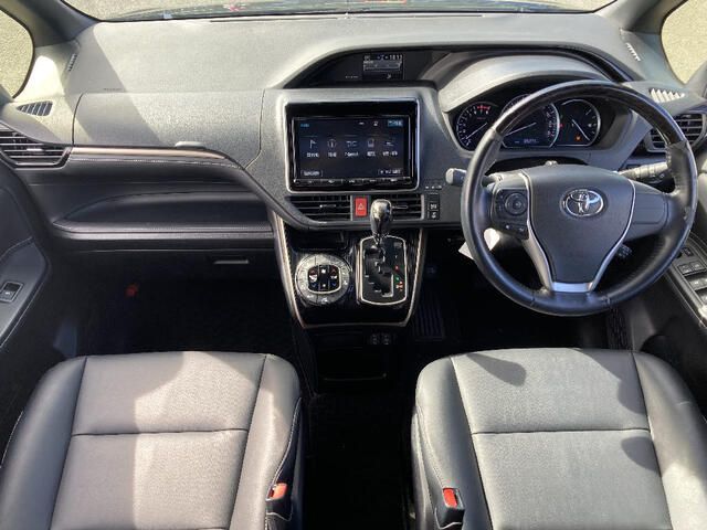 TOYOTA ESQUIRE 4WD 2017