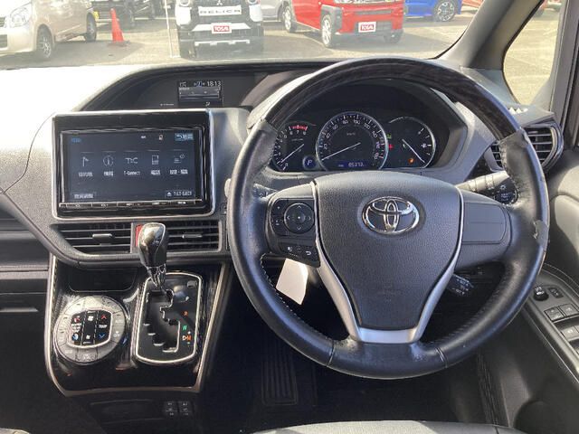 TOYOTA ESQUIRE 4WD 2017